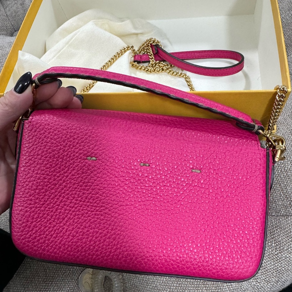 Fuschia Fendi Baguette mini pre owned, great condition - Picture 2 of 6